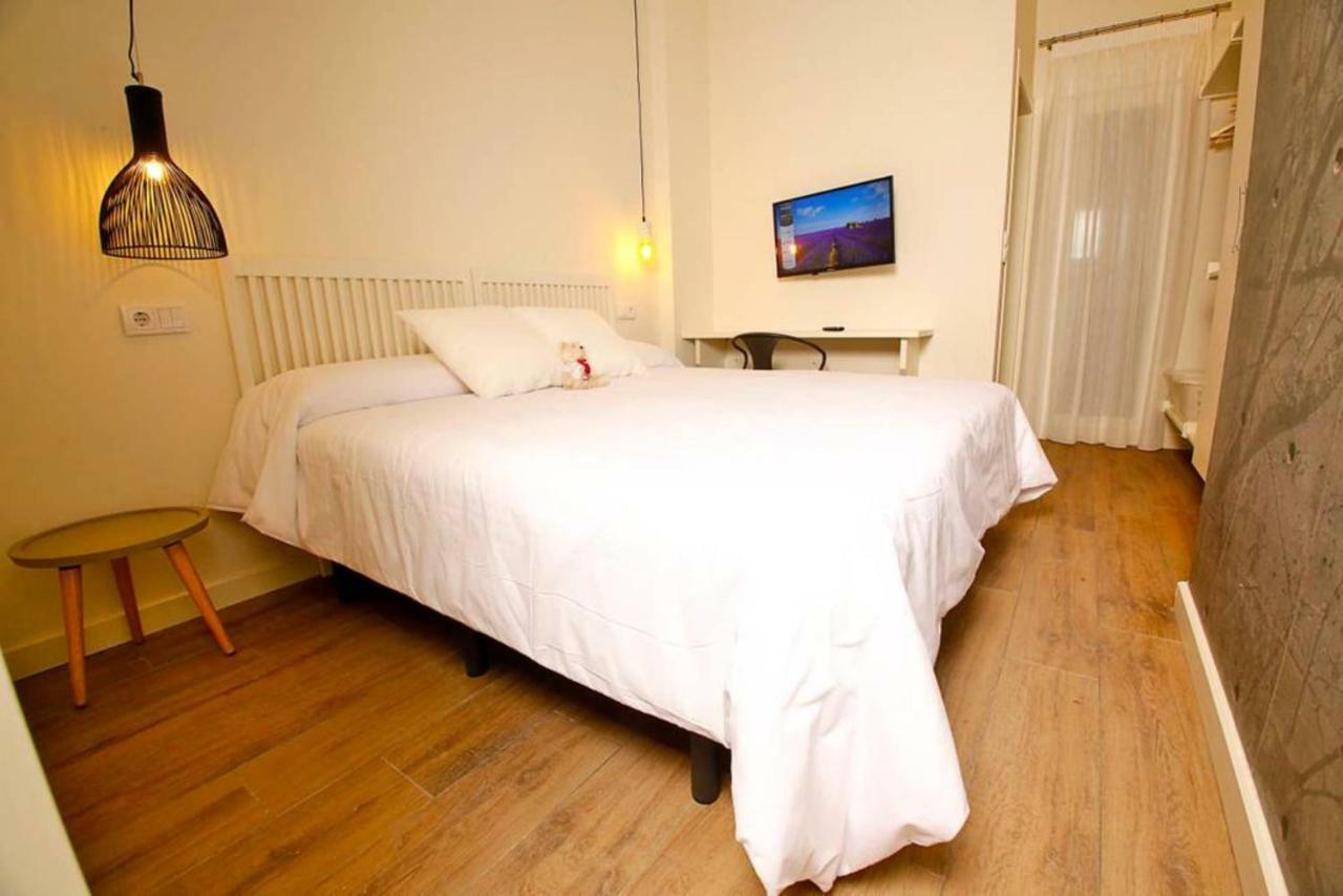 The Wall - New Apartment Alicante Bagian luar foto